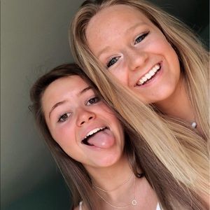 Meet your Posher, Amelia